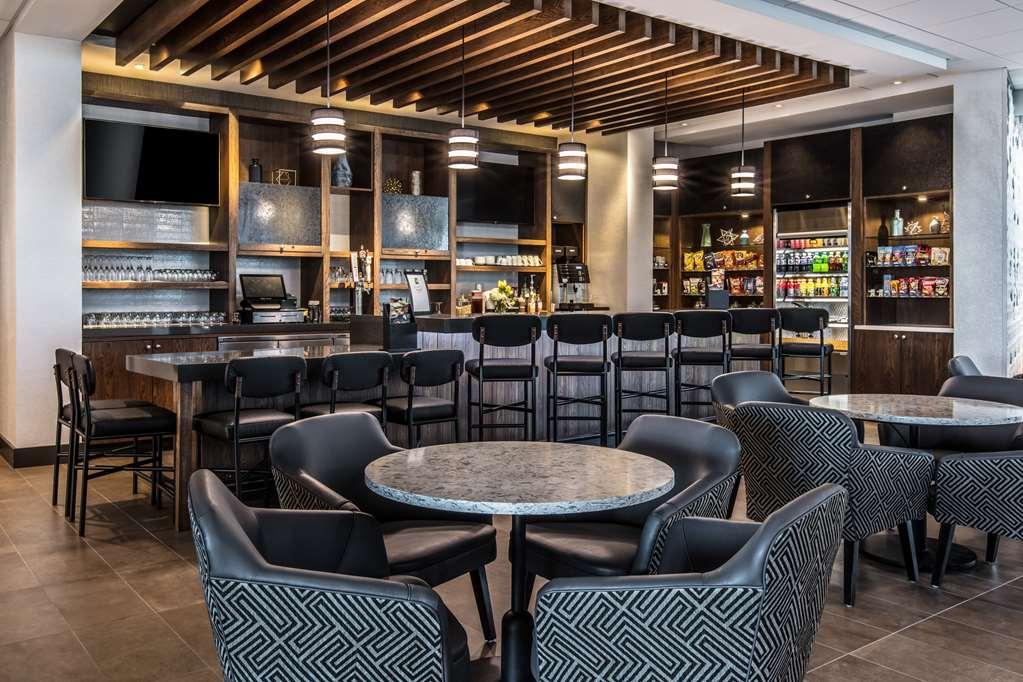 Hyatt Place Delano Restaurang bild
