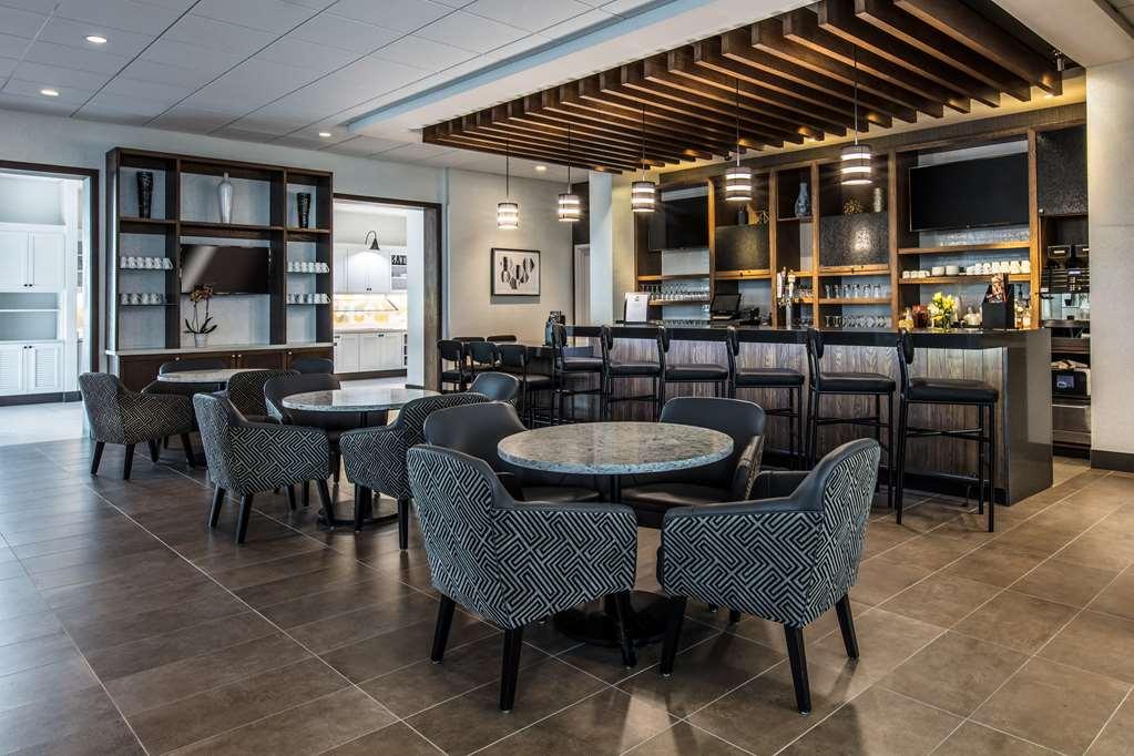 Hyatt Place Delano Restaurang bild